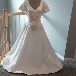 Vintage NWT white matte satin A-line wedding gown, size 12